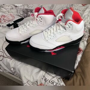 AIR JORDAN 5 RETRO